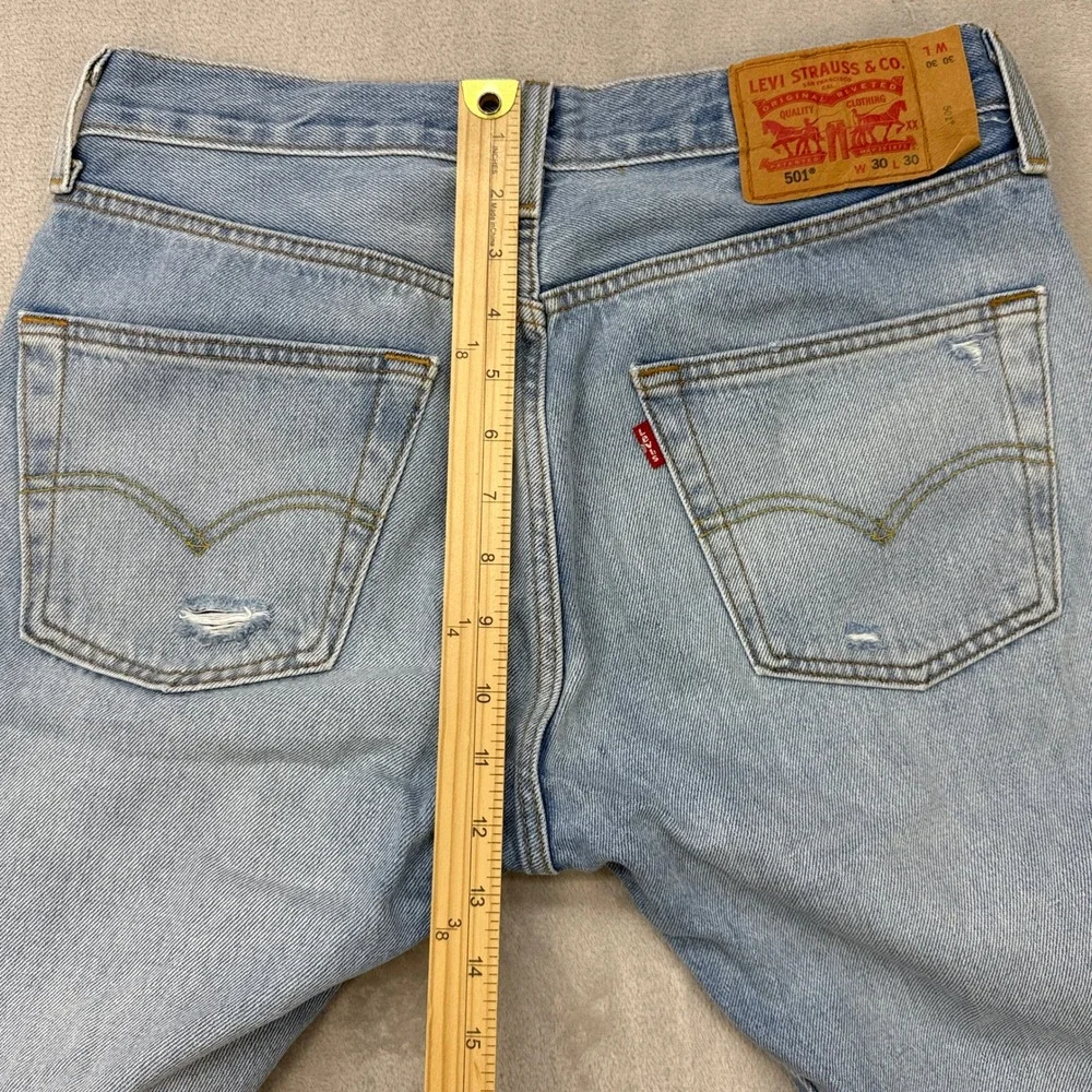 Levi's 501 Original Fit Jeans Mens 30x30 Light Wash Blue Distressed Button Fly